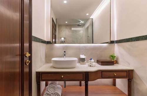 Ahmedabad Hotel | The Ummed Ahmedabad Airport