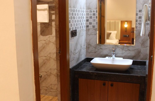 Hyderabad Bed & Breakfast | The Vantage Inn