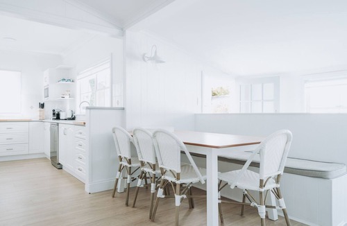 Woy Woy House | The waterfront retreat with private jetty and games room (Pet friendly!)