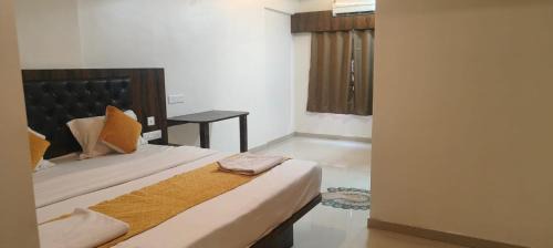 Nanded Hotel | The White House Hotel