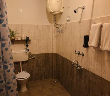 Gushaini Hostel | The Woods - Tirthan Valley