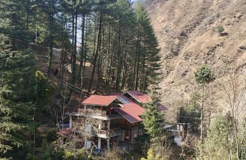 Gushaini Hostel | The Woods - Tirthan Valley