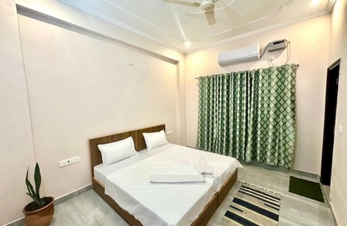 Tapovan Hotel | The Yoga Oasis