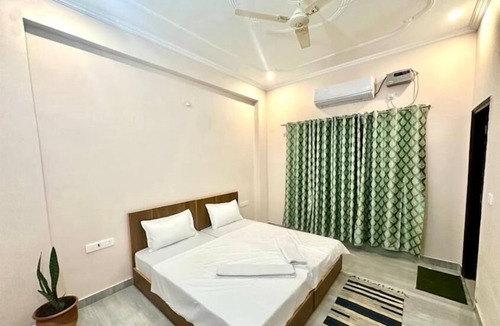 Tapovan Hotel | The Yoga Oasis