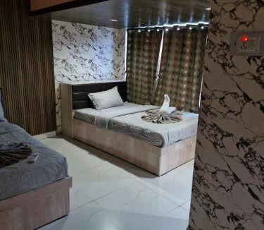 Raipur Hotel | Theglassystay