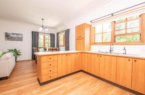 Canobolas House | Thornleigh Cottage - Countryside Escape