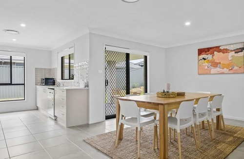 Cessnock House | Time Out Haven Winery Escape & Space