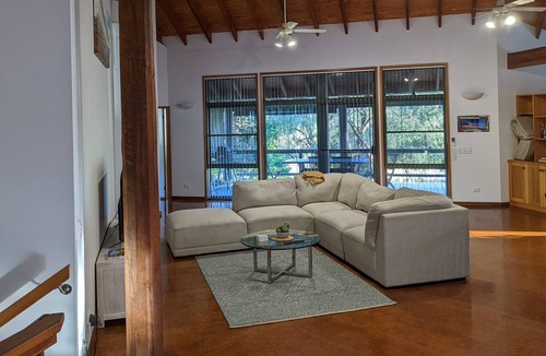Boomerang Beach House | Timeless house with heated spa pool, walk to beaches.