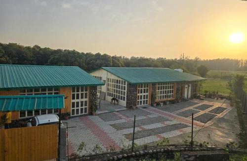 Dhela Resort | TIMLANSH THE ORCHID VIEW BY THE SKY LODGe