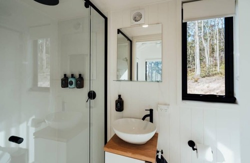 Shooters Hill Cabin | Tiny Daisy - Greater Blue Mountains