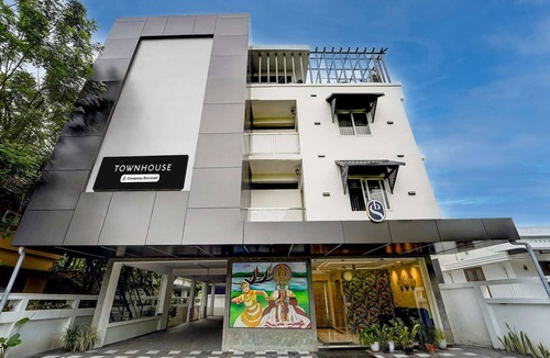 Alwaye House | Townhouse Cochin Airport Skyluxe