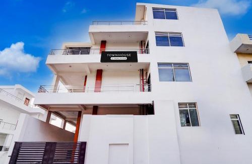 Mohangarh Hotel | Townhouse Faizabad Road Opp BBD University