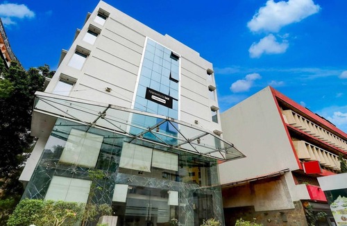 Ahmedabad City Centre House | Townhouse Oak Ahmedabad Junction