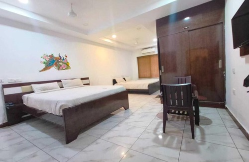 Hyderabad Hotel | Townhouse Oak Chakripuram Near Khusaiguda Bus Stop