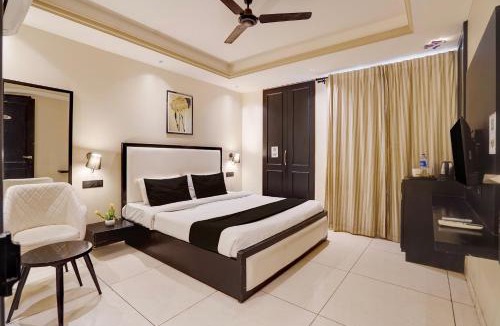 Udyog Vihar Hotel | Townhouse Oak Udyog Vihar