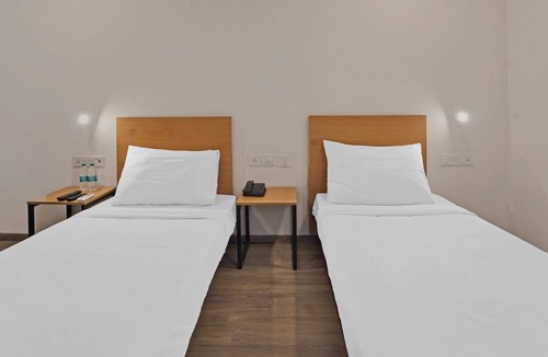 Perungudi Hotel | Townhouse OMR