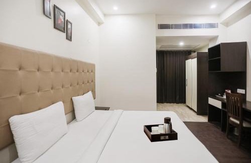 Sector 51 Hotel | Townhouse The AMV Hotel