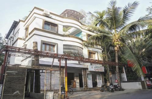 Pune Hotel | Townhouse The Upper Room Near Pune Airport