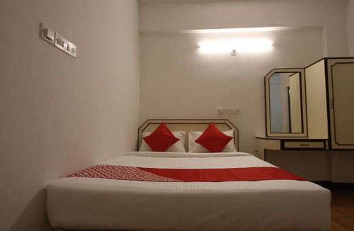 Uttukuli Hotel | Townhouse Tirupur Old Bus Terminal Formerly MPS Residential Towers