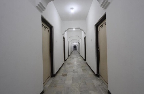 Uttukuli Hotel | Townhouse Tirupur Old Bus Terminal Formerly MPS Residential Towers