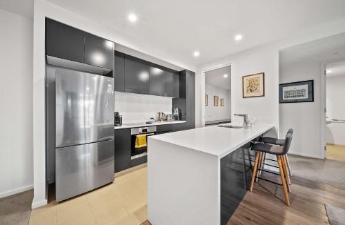 Kingston Apartment | Tranquil 2-Bed Apartment in Kingston Foreshore
