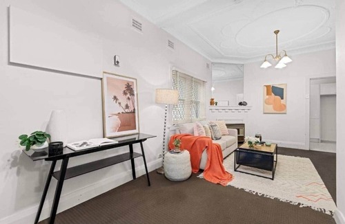 Bexley North House | 'Tranquil Home: City, Beach, Airport'
