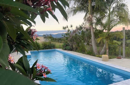 Bellingen House | Tranquil Rustic Charm with Mountain Views