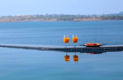 Alwand Villa | Travalong Yamir - 3 BHK Infintiy Pool Villa