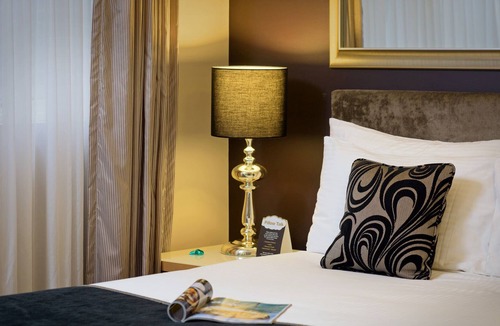 Melbourne Central Business District Apartment | TREASURY on COLLINS Apartment Hotel in Melbourne CBD