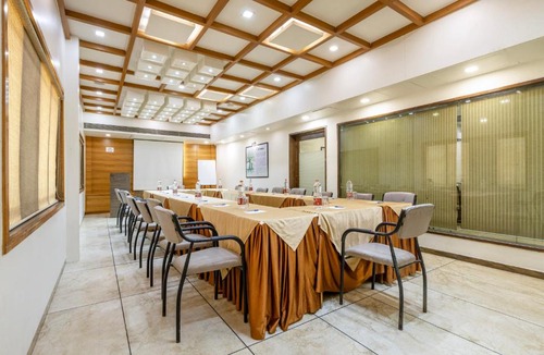Paldi Hotel | Treebo Aaram Orchard