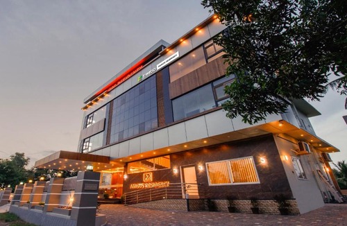 Alwaye Hotel | Treebo Amigos Residency - 500M From Cochin Airport