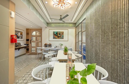 Gandhinagar Hotel | Treebo Arizona
