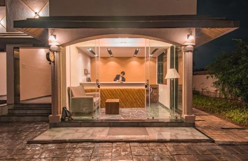 Khatri Park Housing Society Hotel | Treebo Five Elements with Swimming Pool
