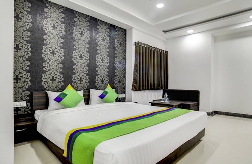 Indore Hotel | Treebo Grand Euro Pipliyahana Square