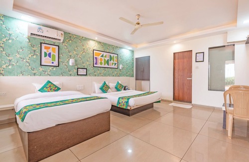 Mahabaleshwar Hotel | Treebo Kuber Palace With a Swimming Pool