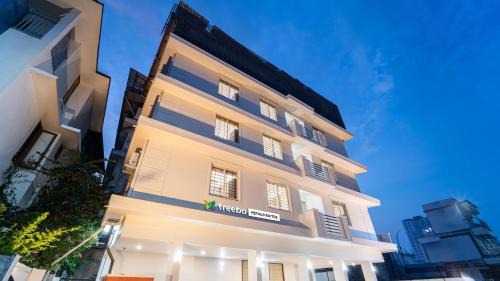 Kochi Hotel | Treebo Petals Suites Marine Drive
