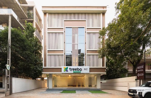 Thaltej Hotel | Treebo Premium Bizz