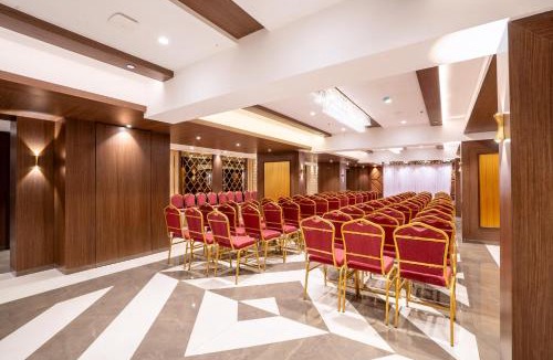 Badlapur Hotel | Treebo Premium Merrit