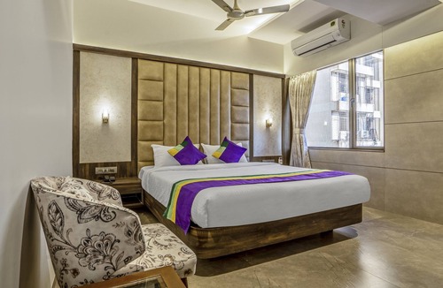 Kandiwali West Hotel | Treebo Premium Savera Inn
