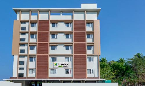 Rushikonda Hotel | Treebo Rushi Grand, 1 km to Rushikonda Beach