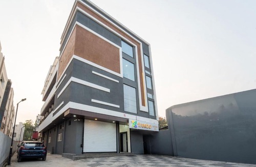 Indore Hotel | Treebo Shridhar Stay, 2 km from Indore Junction