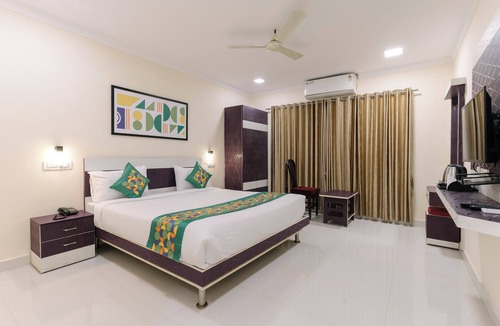 Yelagiri Hotel | Treebo SNS Grand Inn with Swimming Pool