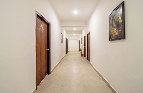 Madhapur Hotel | Treebo The Living Tree