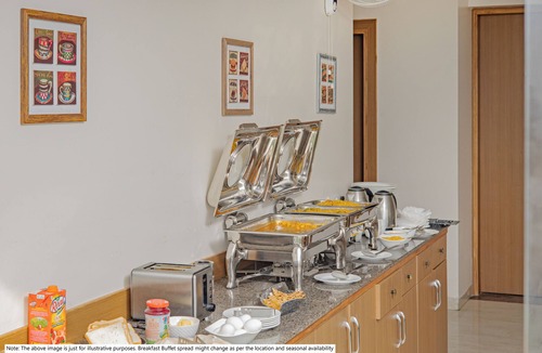 Madhapur Hotel | Treebo The Living Tree