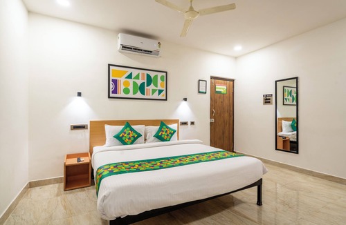 Champapet Hotel | Treebo The Trio, Karmanghat
