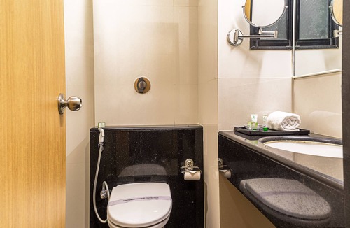 Pimpri - Chinchwad Hotel | Treebo Tryst Grand Emerald