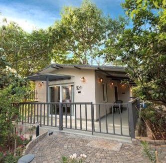 Anjaneri Apartment | Treehouse Cozy Nature Retreat - by Vivasa Villas