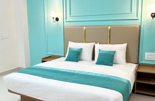 Marhi Hotel | Triple A By Hotel Ashiyana