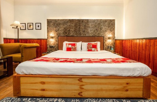 Simsa Village Hotel | Tripli Hotels Conifer Wood Cottage