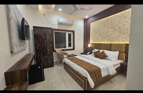 Varanasi Hotel | Triveni international Varanasi